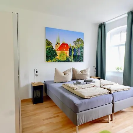 Altstadtjuwel Am Hospitalplatz - 3 Zimmer Mit Balkon Эрфурт Экстерьер фото
